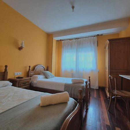 Hostal Galicia Monforte De Lemos Exteriör bild